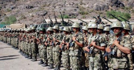 وزارة الدفاع تهيب بالمقاتلين بالوحدات المرابط بأمانة العاصمة ومحيطها البقاء في وحداتهم بجاهزية عالية