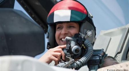 وكالة DW الألمانية: الرائد الطيار الإماراتية مريم تثير جنون ‘‘ داعش‘‘
