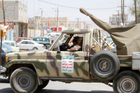الحوثيون يفرضون قيوداً على الإنفاق في غياب حكومة اليمن