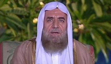 السعوديه : لجنة مكافحة الإرهاب بالبنوك تجمد حساب الشيخ العرعور وأبنائه