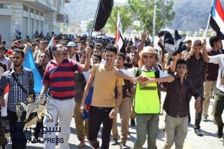طلاب عدن ينتفضون بيوم الطالب الجنوبي ويخرجون بمسيرة طلابية حاشدة إلى ساحة العروض