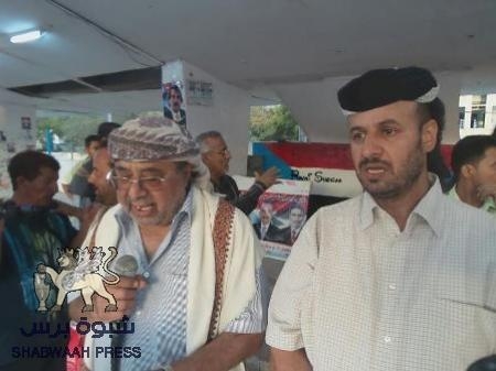 مدد ثوري يتوافد تباعاً لساحة الحرية : قافلة ابناء الموسطة يافع تصل لساحة الاعتصام