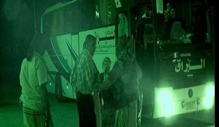إلقاء القبض في مطار صنعاء على سعوديين من منفذي ذبح 14 جندي بحضرموت