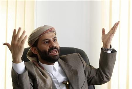 تجميد أموال وحسابات حميد الأحمر في كل البنوك