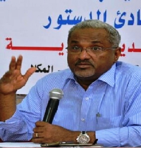 وزير النقل اليمني يطالب بمجلس استشاري مشترك لتطوير ميناء ومطار عدن