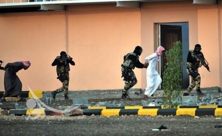 بينهم يمنيين : الداخلية السعودية تعتقل 135 إرهابياً بينهم أجانب