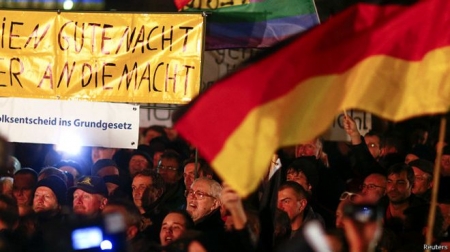 الآلاف يشاركون في مسيرة ‘‘ضد أسلمة الغرب‘‘ في دريسدن الألمانية