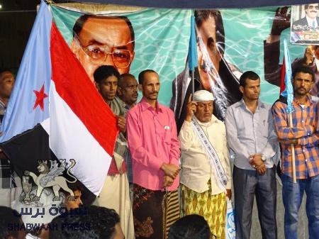 وفد ساحة الاعتصام بعدن التقى بتنسيقية ساحة المكلاوشارك في ذكرى الهبة الشعبية واختتم بزيارة الزعيم باعوم