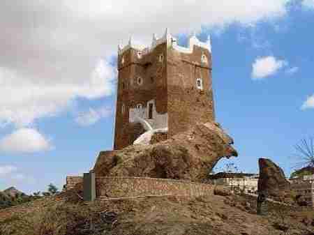 انفجار لغم ارضي على المدخل الشرقي لمدينة المكلا دون وقوع إصابات