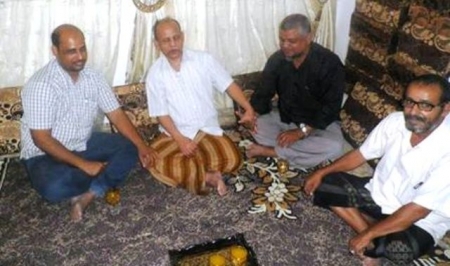 الدكتور الجريري يطمئن على صحة أحدى كوادر مكتب الصحة بحضرموت