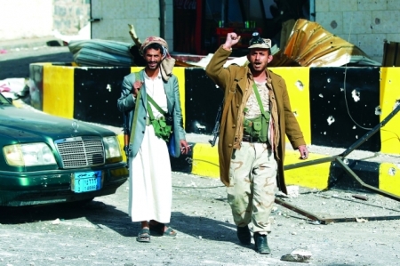 صحيفة خليجية : الرئاسة اليمنية و‘‘خريطة الطريق‘‘ في أيدي الحوثيين