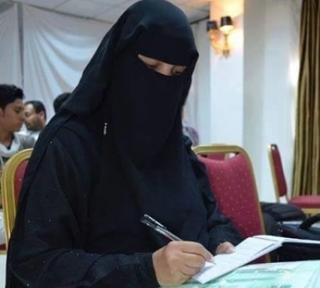 نقابة الصحفيين تدين الاعتداء على الاعلامية الحضرمية ‘‘هدباء اليزيدي‘‘ بالمكلا