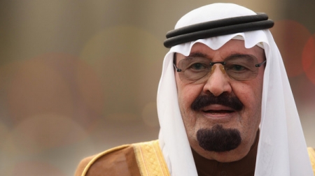 انطلاق توزيع حملة خادم الحرمين يرحمه الله للإغاثة العاجلة لشعب اليمن (صور)