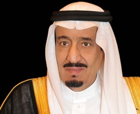 الملك سلمان بن عبدالعزيز يشبب مجلس الوزراء