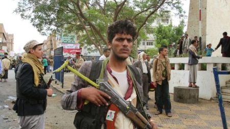 فاينانشال تايمز: اليمن على شفا حرب أهلية