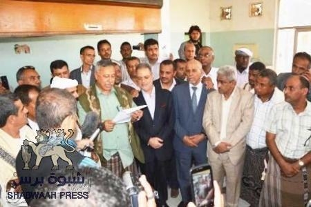 دعاة لقاء الأقاليم بعدن يسعون لسحب البساط من تحت أقدام الحراك للمساومة على القضية الجنوبية .