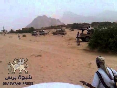 شيخ قبلي في شبوه ينفي ما تناقلته الأخبار عن وصول مندوب حوثي لتقديم رشى لشيوخ الـ عياش