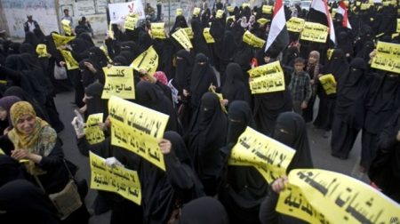 الحوثيون يوجهون تهمة الخيانة لرئيس الحكومة اليمنية خالد البحاح