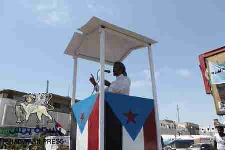 خطيب ساحة الاعتصام بعدن: يوجهه رسالة لعلماء اهل السنة, ويقول: ان المرحلة الراهنة تحتاج للعقلاء