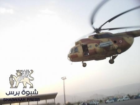 مقاتلي القاعدة يمنعون مروحية من أخذ جرحى الجيش ومقاتلي باكازم ينظمون للجيش في معسكره