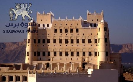 محافظ حضرموت يوجه بالقبض القهري على احد مشايخ آل كثير .