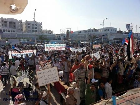 الآلاف الجنوبيون يحيون فعالية (القرار قرارنا) بعدن