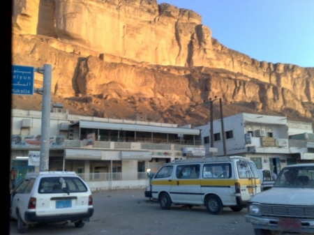 أنباء عن هجوم للقاعدة على نقطة عسكرية في وادي حضرموت