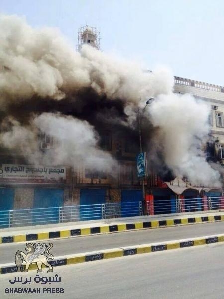 صور وتفاصيل لسقوط ونهب المكلا من عشرات المسلحين المجهولين