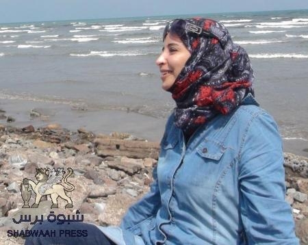 قيادية شمالية في الحزب الاشتراكي تصب لعناتها على حيدر العطاس