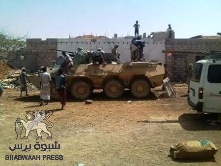 عاجل : المقاومة الجنوبية في بلاد الواحدي بشبوه تستولي على معسكرين للواء الثاني مشاة جبلي (صور) .