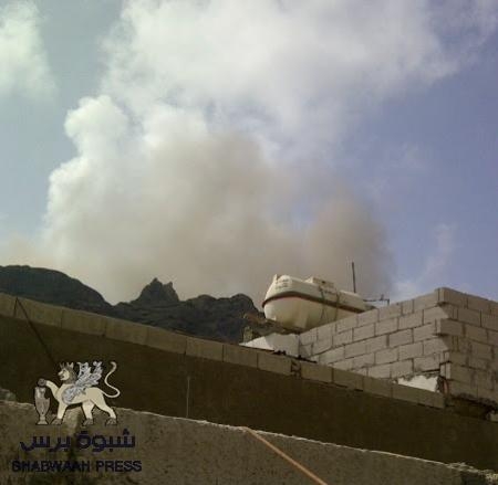قوات الغزو في عدن تقصف مساكن كريتر عشوائيا ومحاصرة مليشيات في القطيع