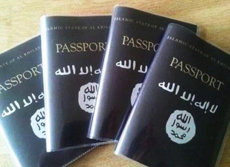في المكلا تنظيم القاعدة يسيطر ويصدر بطاقات وجوازات لعرب .