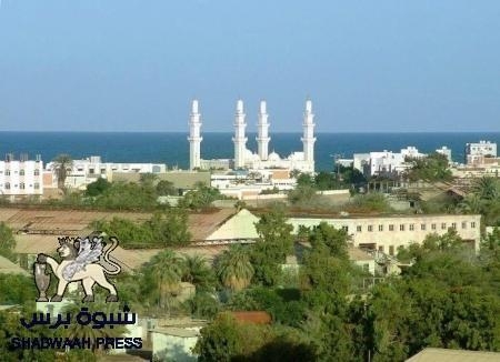 أعداد من مليشيات عفاش والحوثي يسلمون أنفسهم في عدن