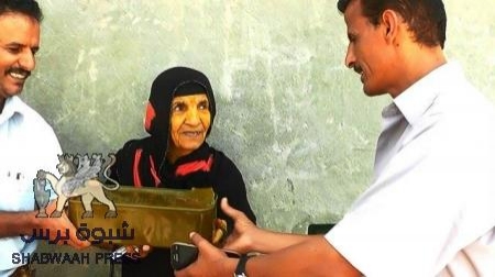 عجوزة مشألية بردفان تدعم جبهات قتال العند بشطنة ذخائر ..