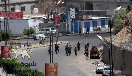 مئات الجنود والاليات العسكرية تتحرك نحو تعز..ومعارك عنيفة بعدد من الجبهات داخل المدينة ونزوح جماعي وكارثة انسانية.