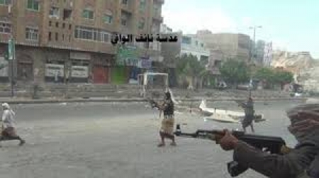 اشتباكات عنيفة بين جماعة الحوثي والمقاومة الشعبية في مدينة تعز الآن
