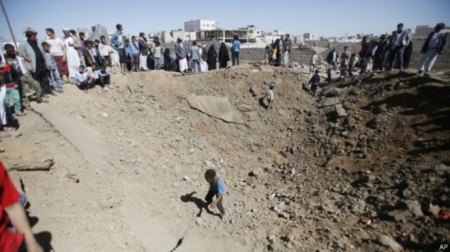 قصف طائرات عملية ‘‘إعادة الأمل‘‘ ميدان السبعين في صنعاء