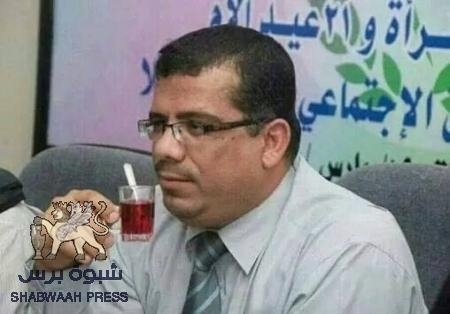 محافظ حضرموت يطالب بتسليم حراسة البنك المركزي والبنوك التجارية لتنظيم القاعدة