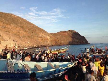 نزوح جماعي لمئات الأسر من التواهي والمعلا والقلوعه الى عدن الصغرى والمنصورة (صور)