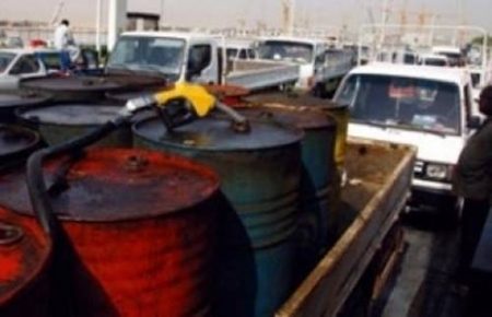 تضارب في الأنباء حول أسباب عدم السماح بدخول باخرة تحمل الوقود للمكلا