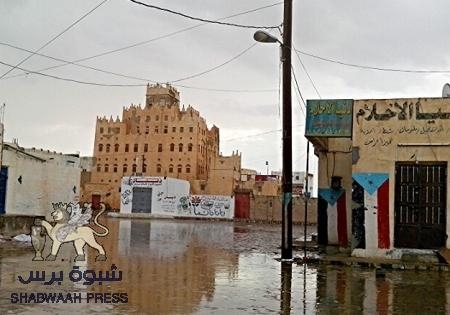 قوات الغزو الحوثعفاشي في عتق تقتحم منزل السيد الجفري