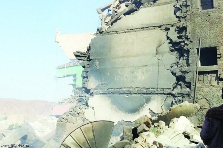 صحيفة الرياض : الحوثيون يخسرون أمام صمود ‘‘ قلعة العوالق‘‘
