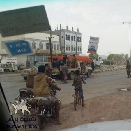 عاجل : انفجار عبوة ناسفة في طقم عسكري في عتق ومصرع جنديين
