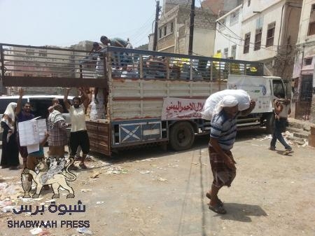 ائتلاف عدن يدخل 400 سلة غذائية إلى كريتر