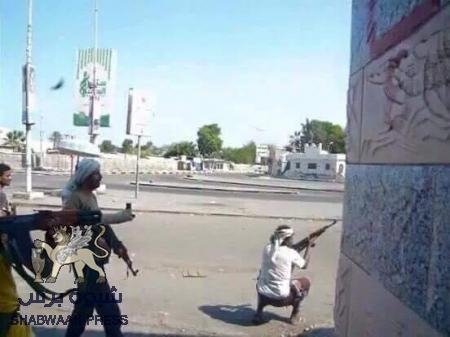 فرار جماعي لمليشيات المخلوع وحلفائه الحوثيين من ضواحي عدن الشمالية