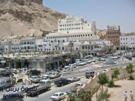 منتسبي الأمن الحضارم ينضمون وقفة احتجاجية لعدم استلام مرتباتهم
