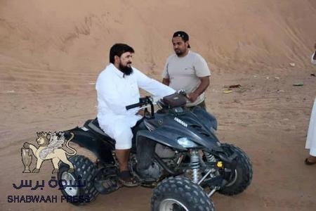 شيخ إصلاحي يتدرب على قيادة الدبابات في السعودية (صور)
