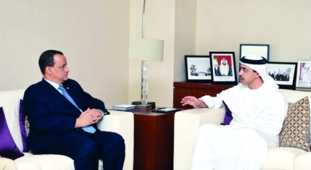 عبدالله بن زايد: لن ندخر جهداً للتخفيف عن اليمنيين