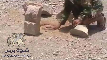 شهود عيان: ‘‘الحوثيين‘‘  يزرعون الالغام في مديريه مرخه وخط عتق العبر  بشبوة