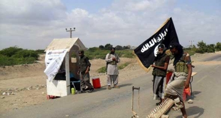 ‘‘القاعدة‘‘ في حضرموت بين خياري الانسحاب والمواجهة